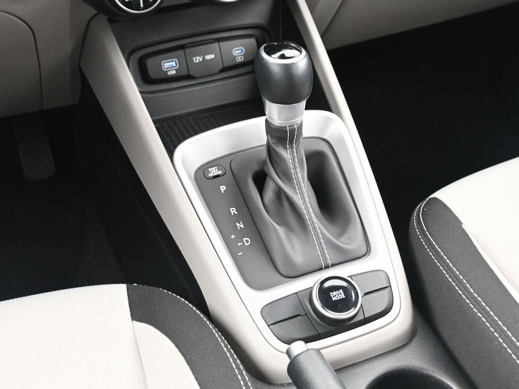 Used 2025 Hyundai Venue SEL image 37