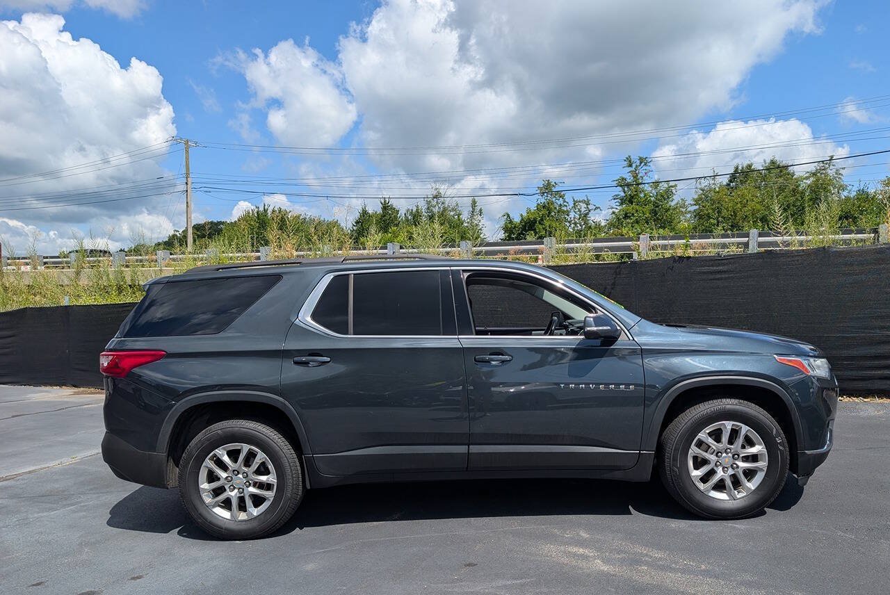 Used 2021 Chevrolet Traverse LT AWD/4WD image 2