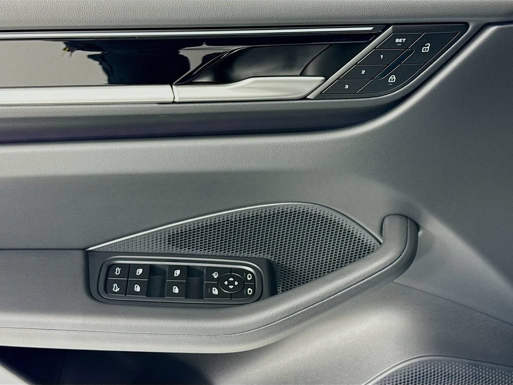 New 2026 Porsche Macan Electric RWD image 11