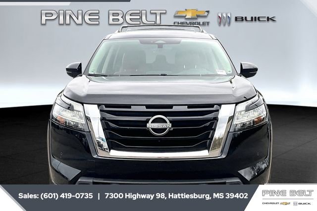Used 2023 Nissan Pathfinder Platinum w/ Cargo Package image 3