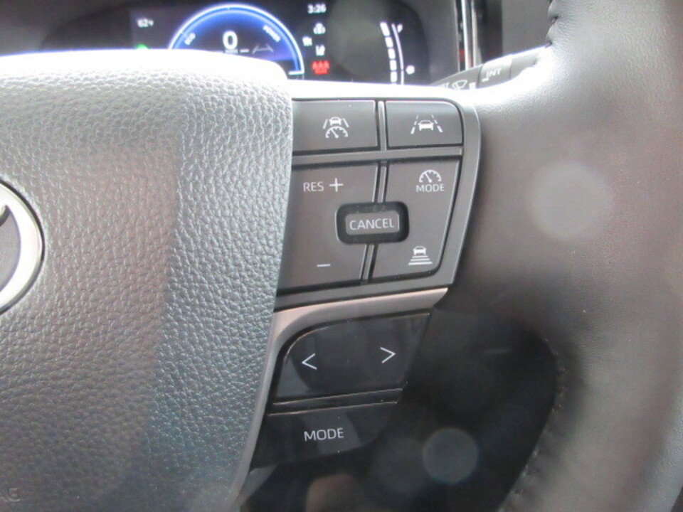 Used 2025 Toyota Camry LE w/ Convenience Package image 18