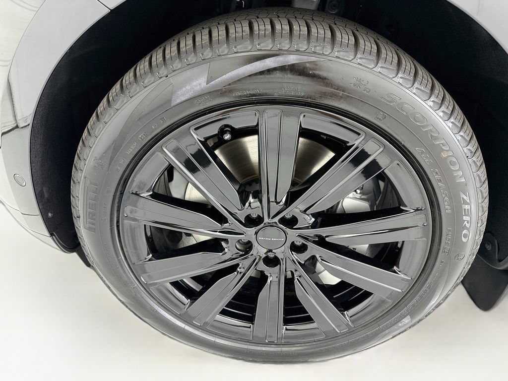New 2026 Land Rover Range Rover SE AWD/4WD image 30