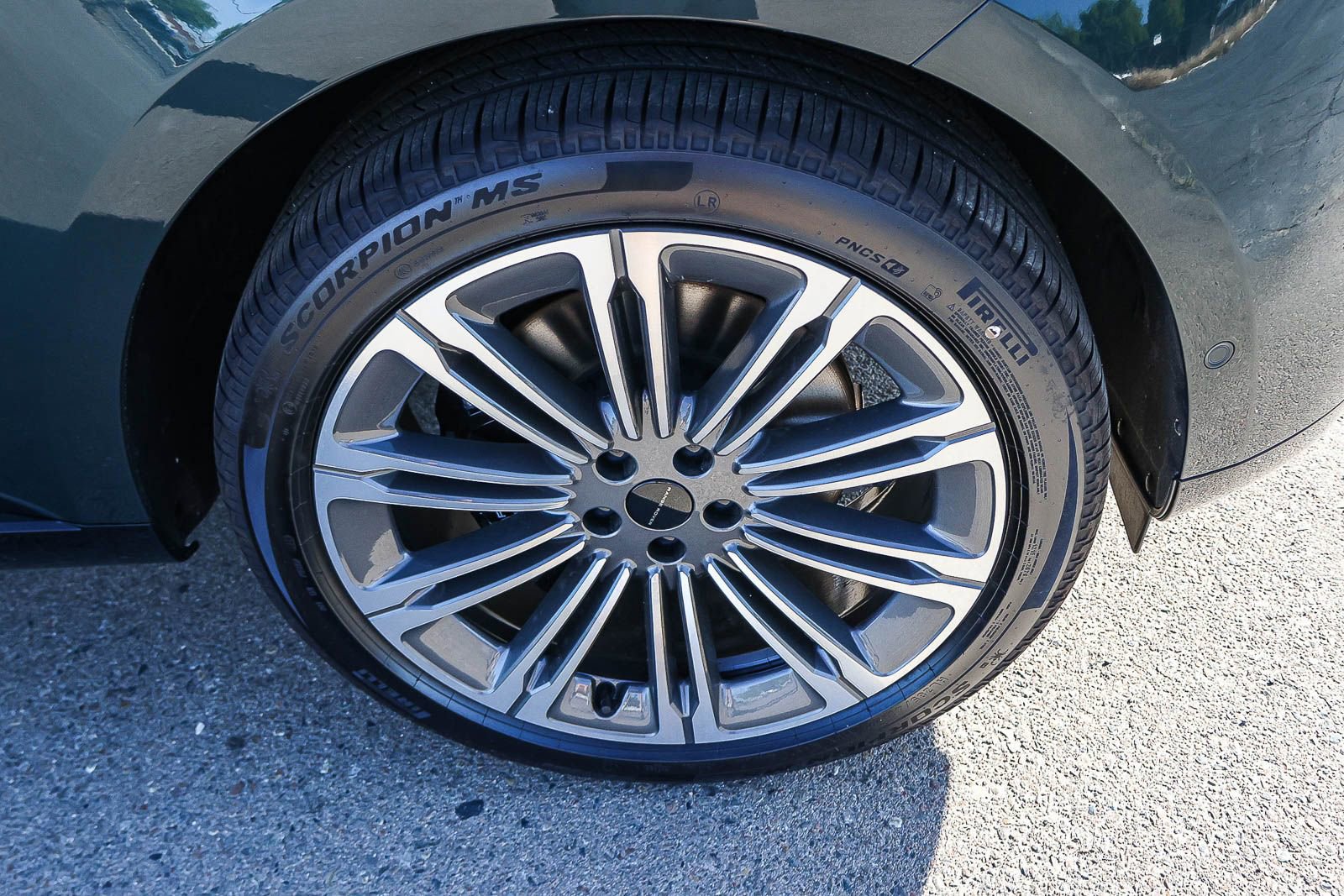 New 2026 Land Rover Range Rover SE image 14