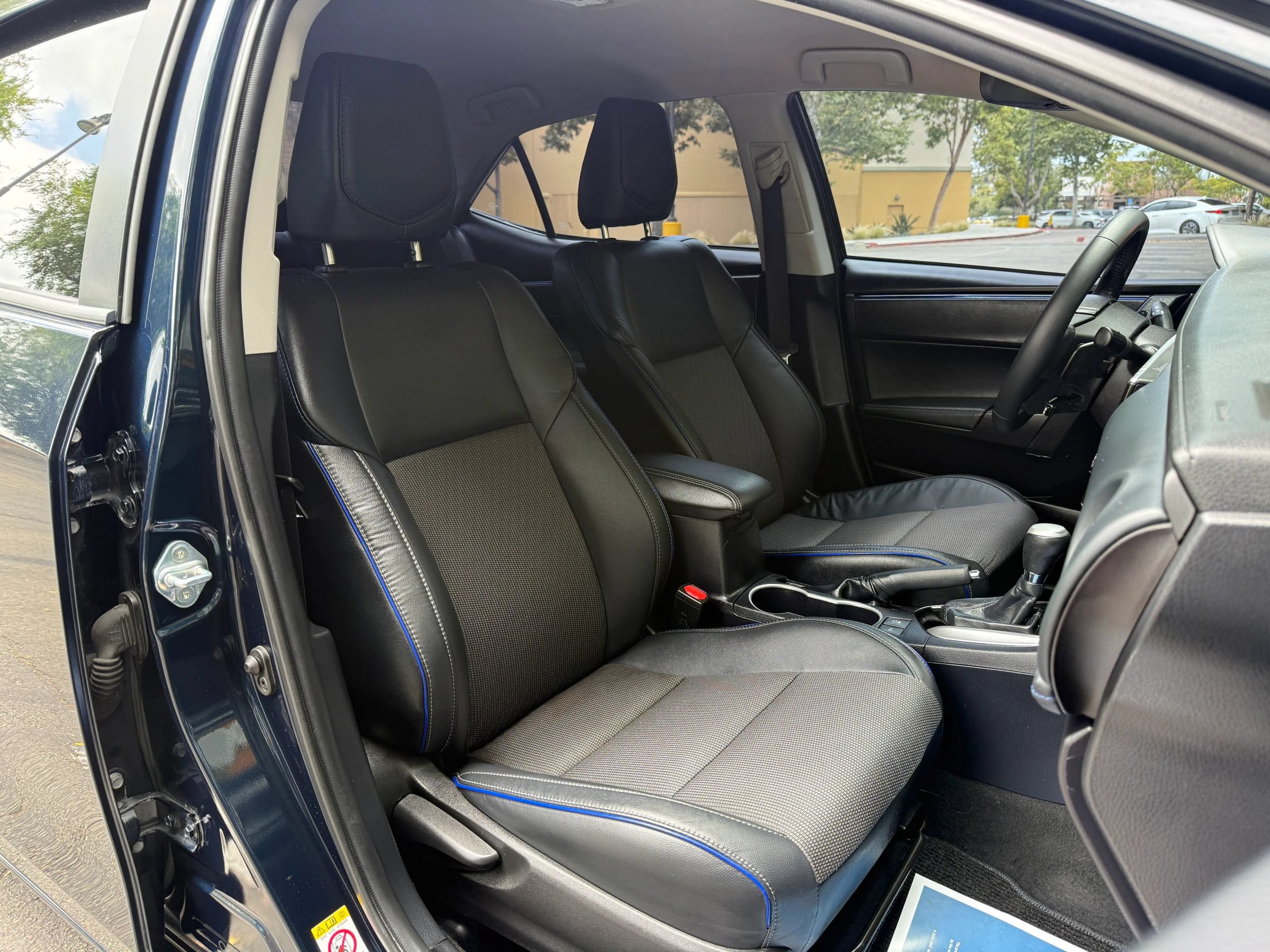 Used 2019 Toyota Corolla SE w/ Carpet Mat Package (TMS) FWD image 19