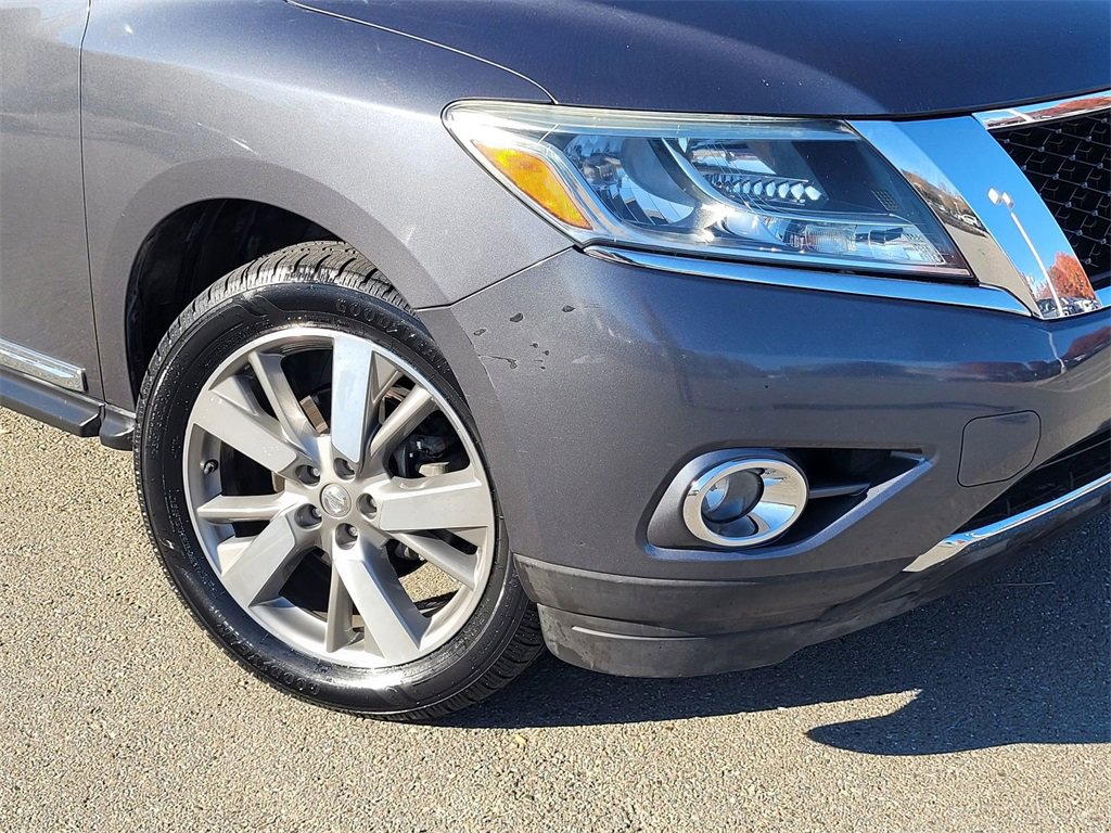 Used 2013 Nissan Pathfinder Platinum w/ Cargo Pkg image 9