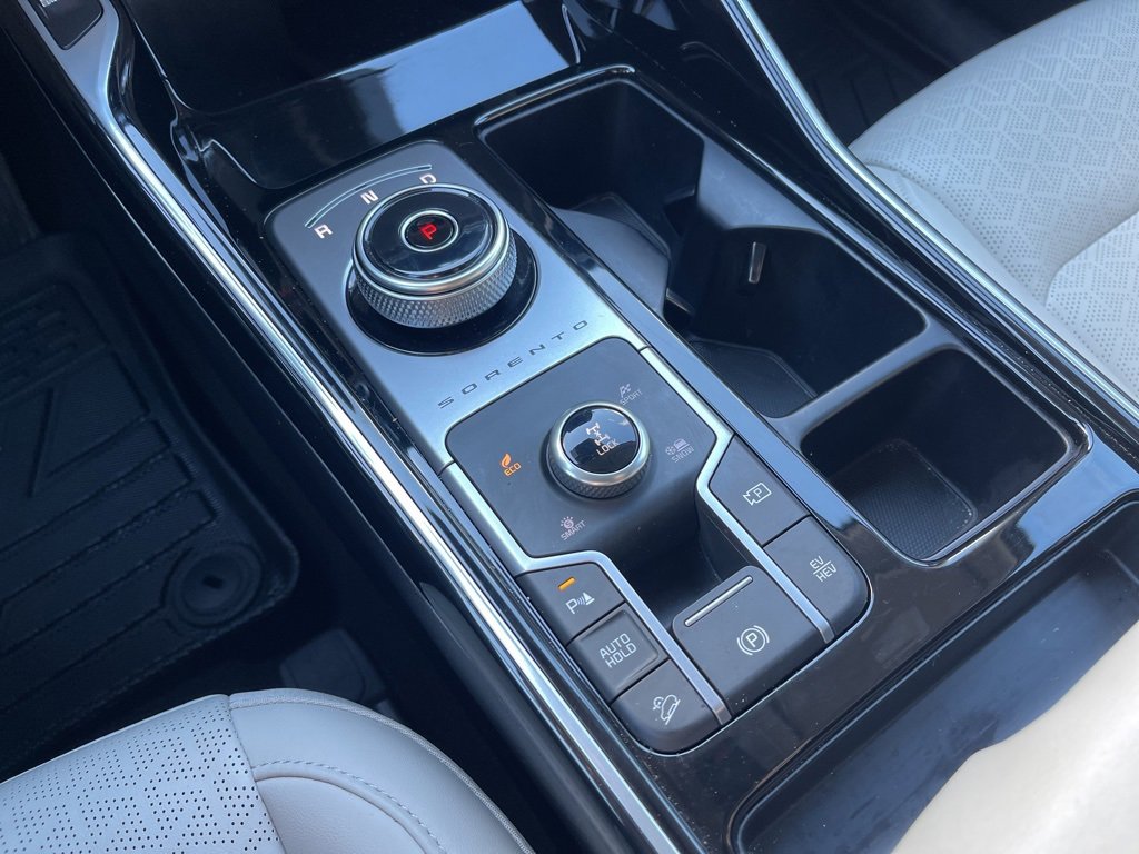 Certified 2022 Kia Sorento SX image 14