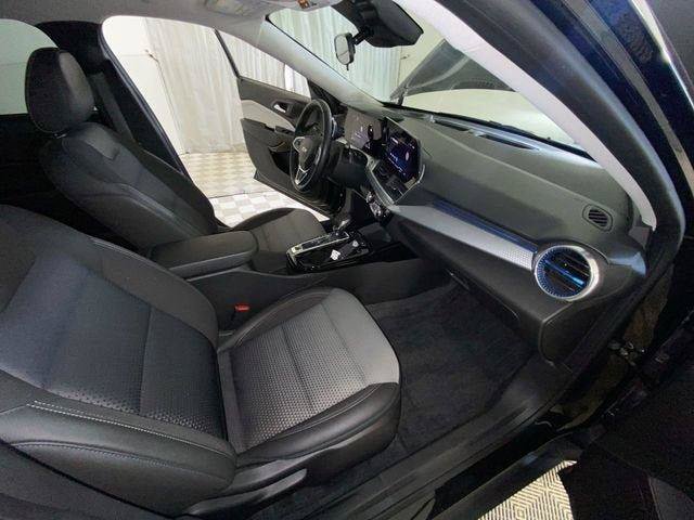 Used 2024 Chevrolet Trax LT w/ Driver Confidence Package FWD image 42