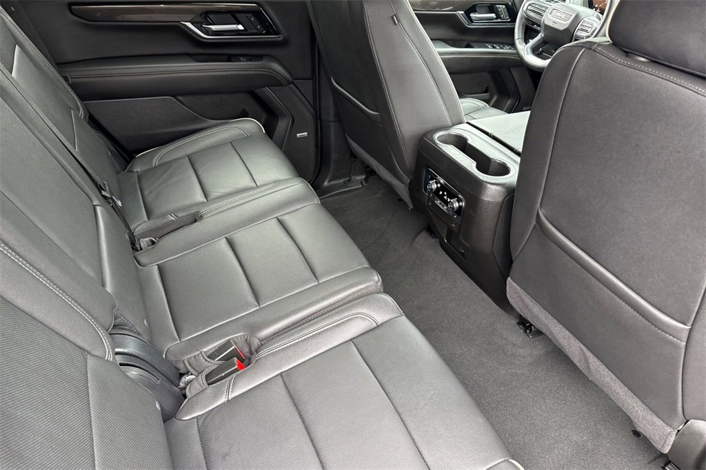 Used 2025 GMC Yukon Elevation image 22
