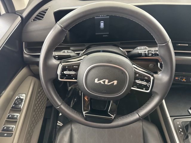 Used 2025 Kia Carnival image 28
