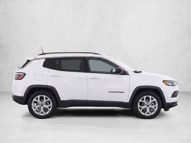 Used 2026 Jeep Compass Latitude AWD/4WD image 8