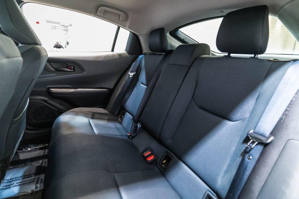 Used 2025 Toyota Prius LE FWD image 30