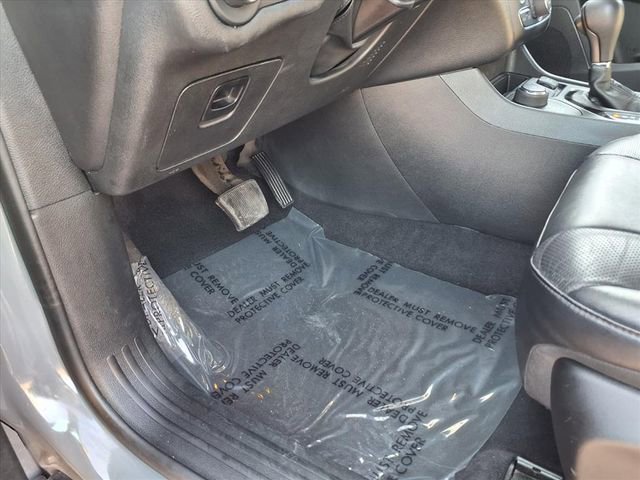 Used 2023 Jeep Cherokee Altitude Lux image 42