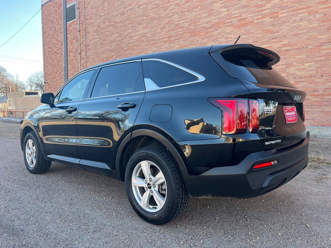 Used 2023 Kia Sorento LX image 5