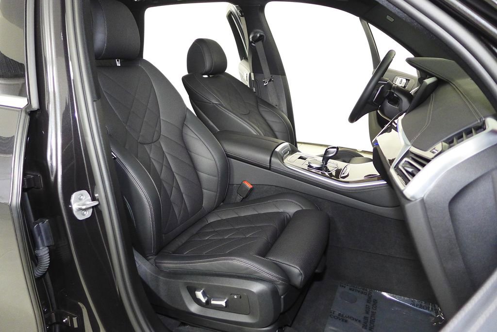 Used 2023 BMW X5 xDrive40i w/ Parking Assistance Package image 19