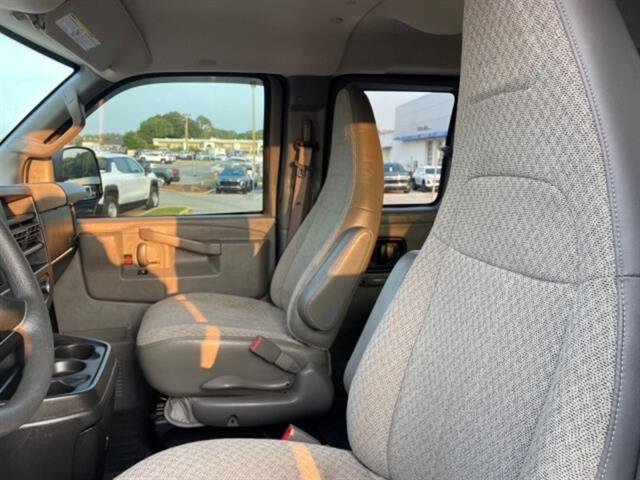 Used 2020 Chevrolet Express 3500 LT w/ LT Preferred Equipment Group image 11