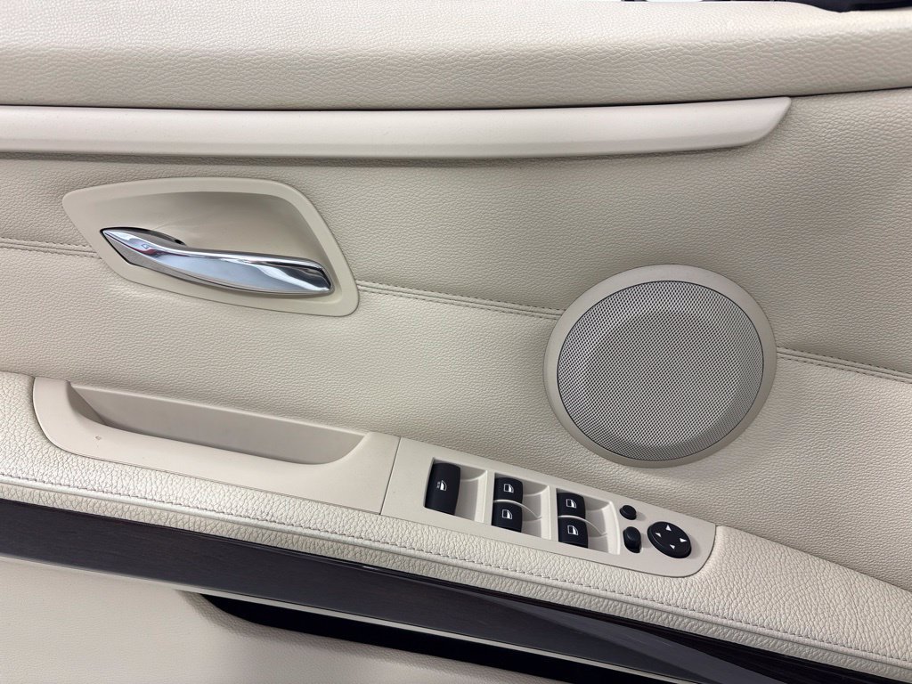 Used 2013 BMW 328i Convertible RWD image 14
