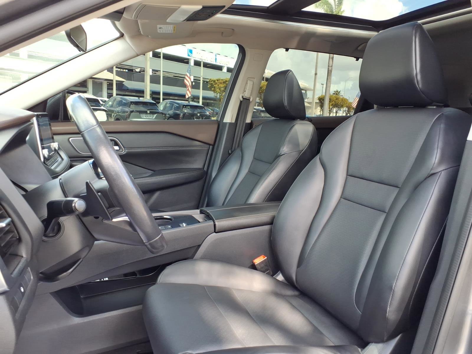 Certified 2021 Nissan Rogue SV w/ Premium Package image 5