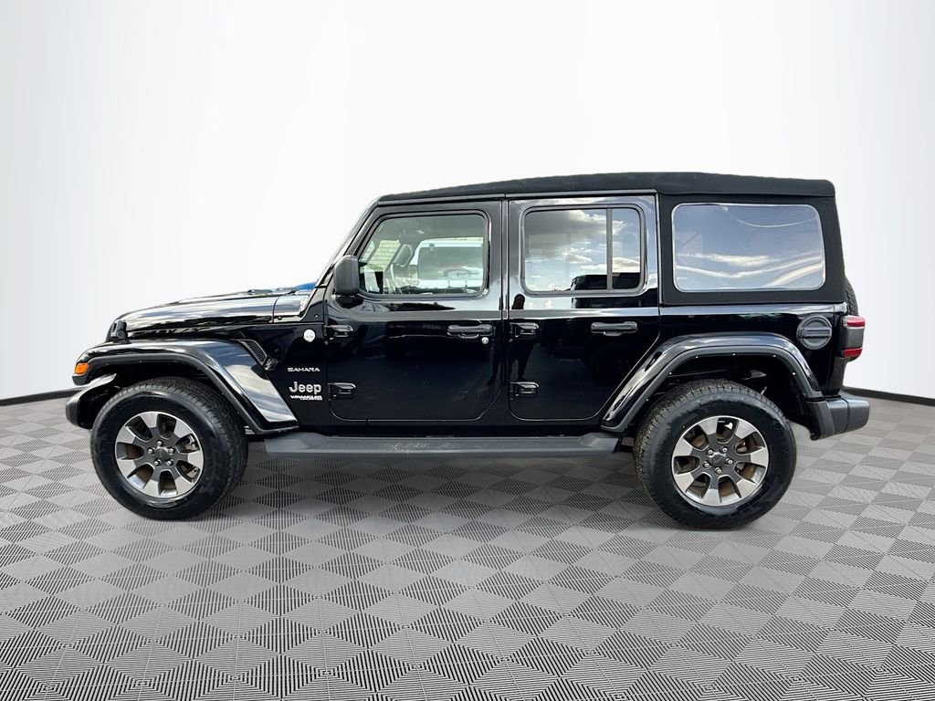 Used 2022 Jeep Wrangler Unlimited Sahara w/ LED Lighting Group AWD/4WD image 9