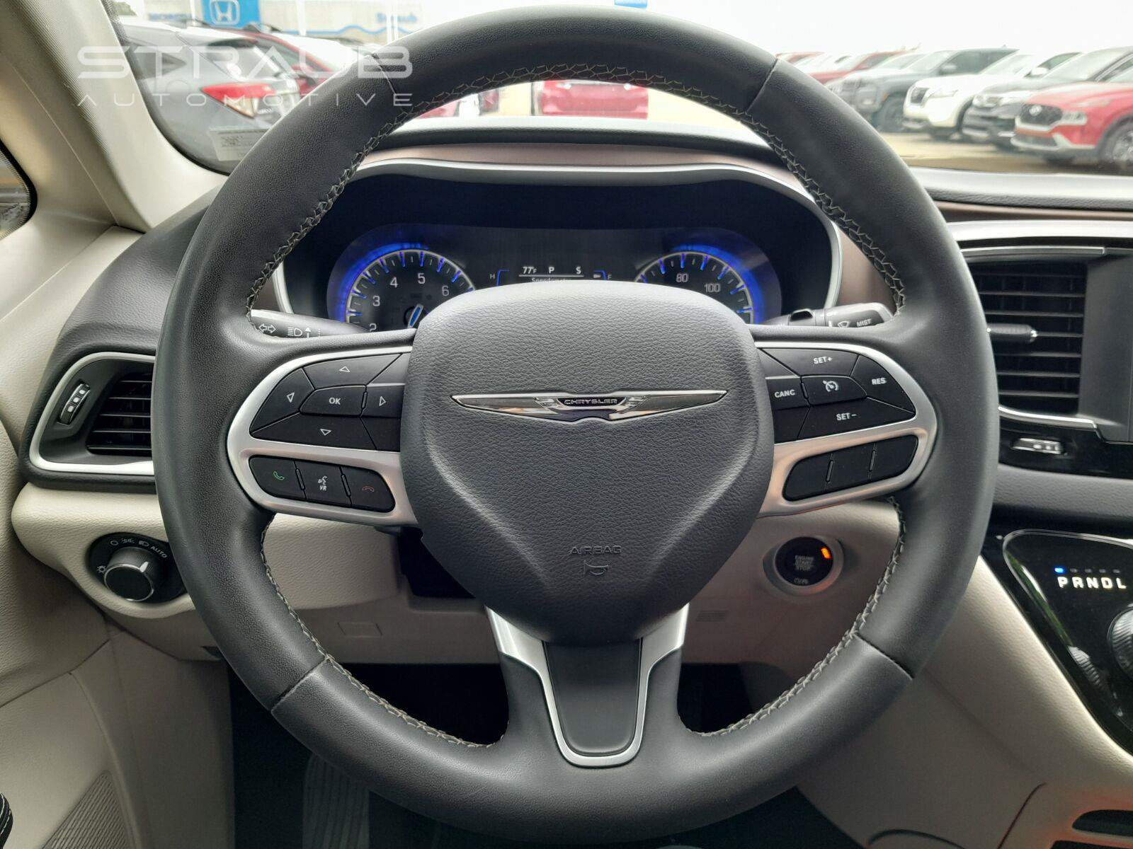 Used 2023 Chrysler Voyager LX FWD image 13