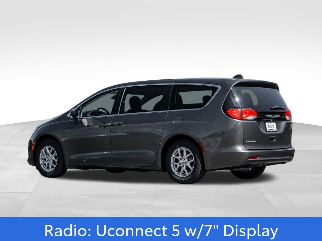Used 2023 Chrysler Voyager LX FWD image 5