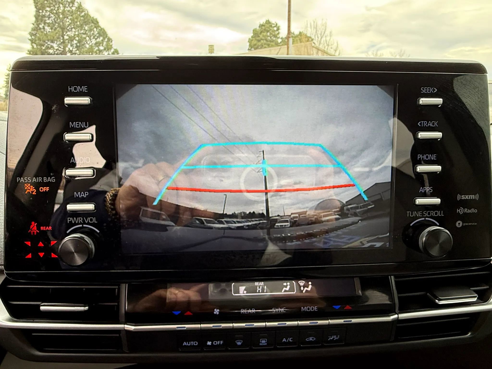 Used 2022 Toyota Sienna LE image 47