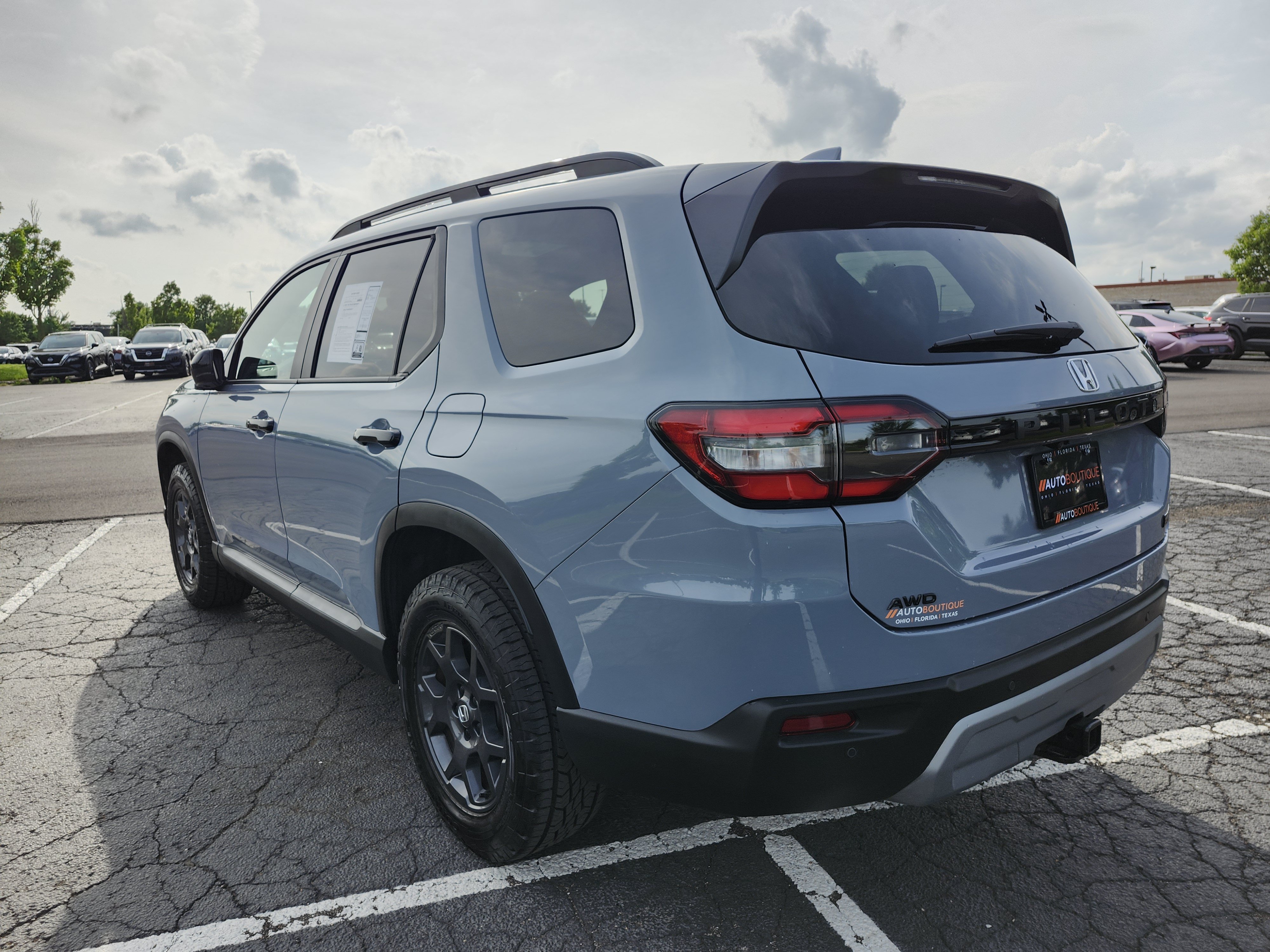 Used 2025 Honda Pilot TrailSport image 16