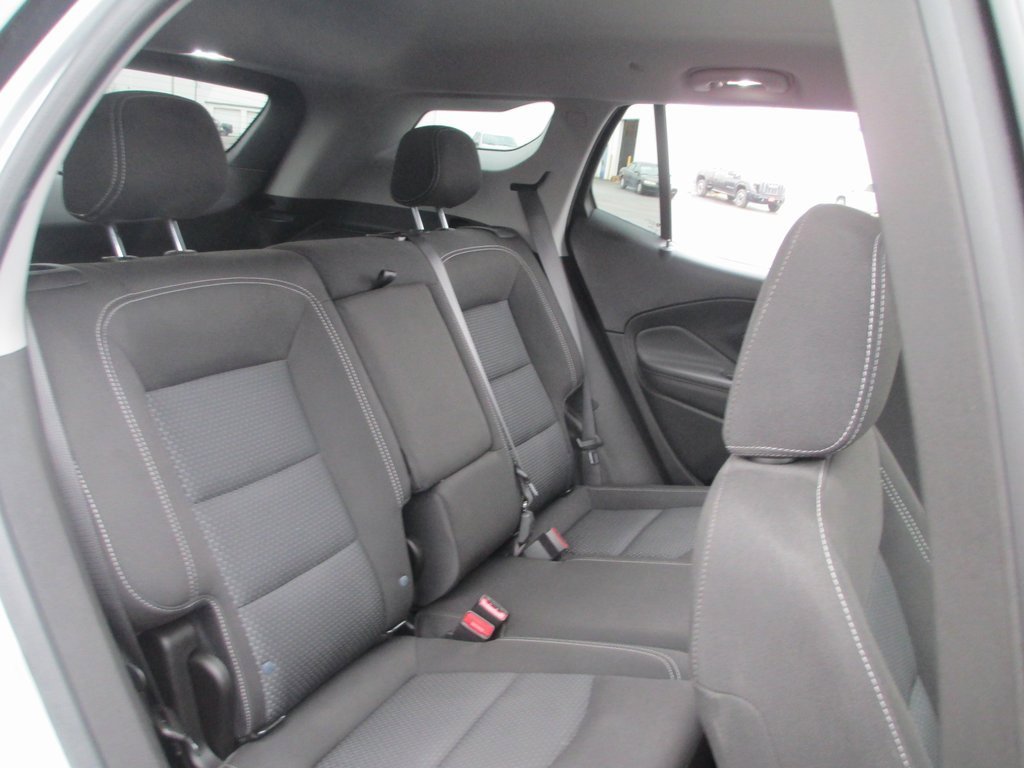 Used 2022 GMC Terrain SLE w/ Driver Convenience Package image 17