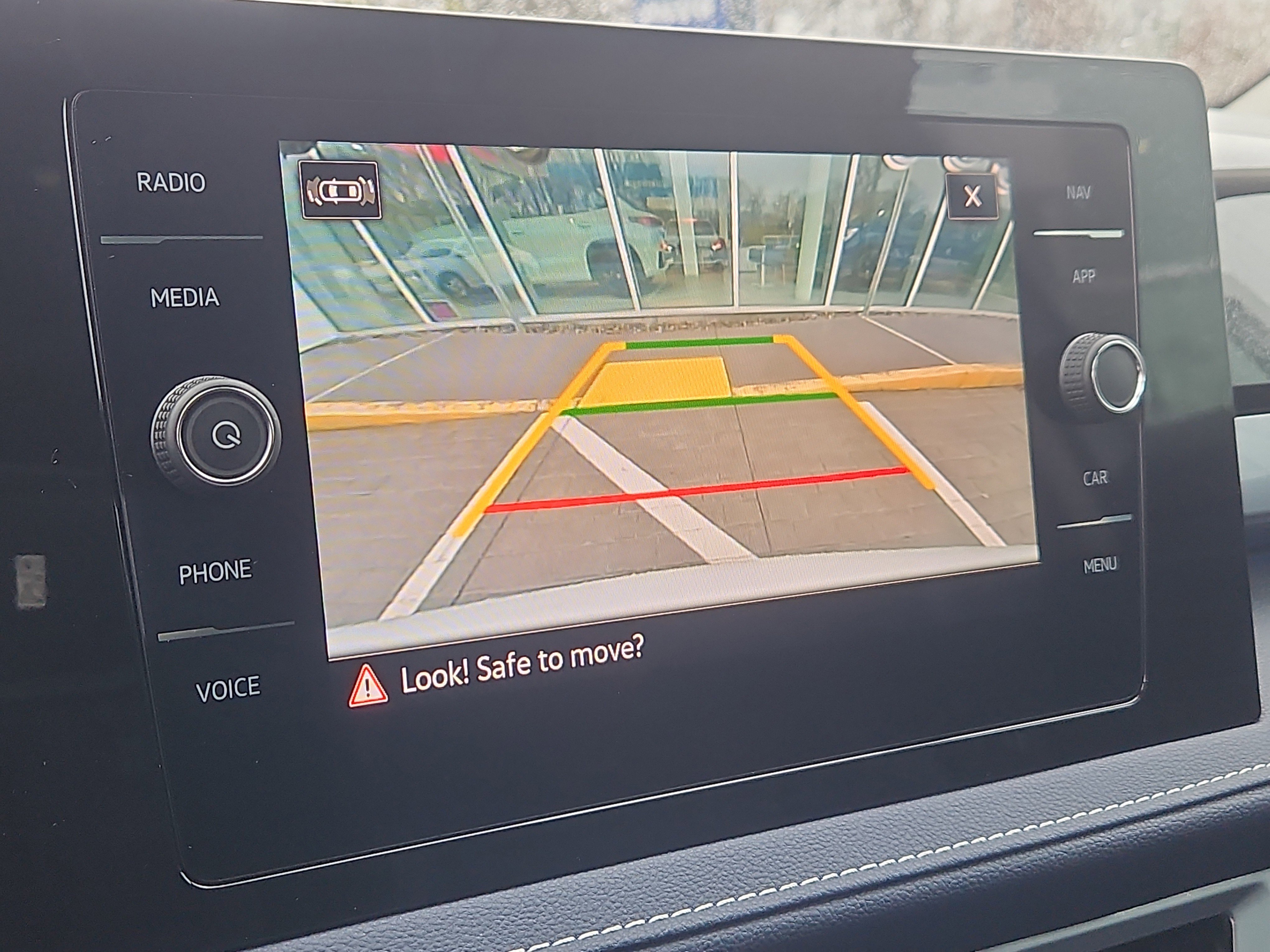 Used 2025 Volkswagen Taos SEL image 9