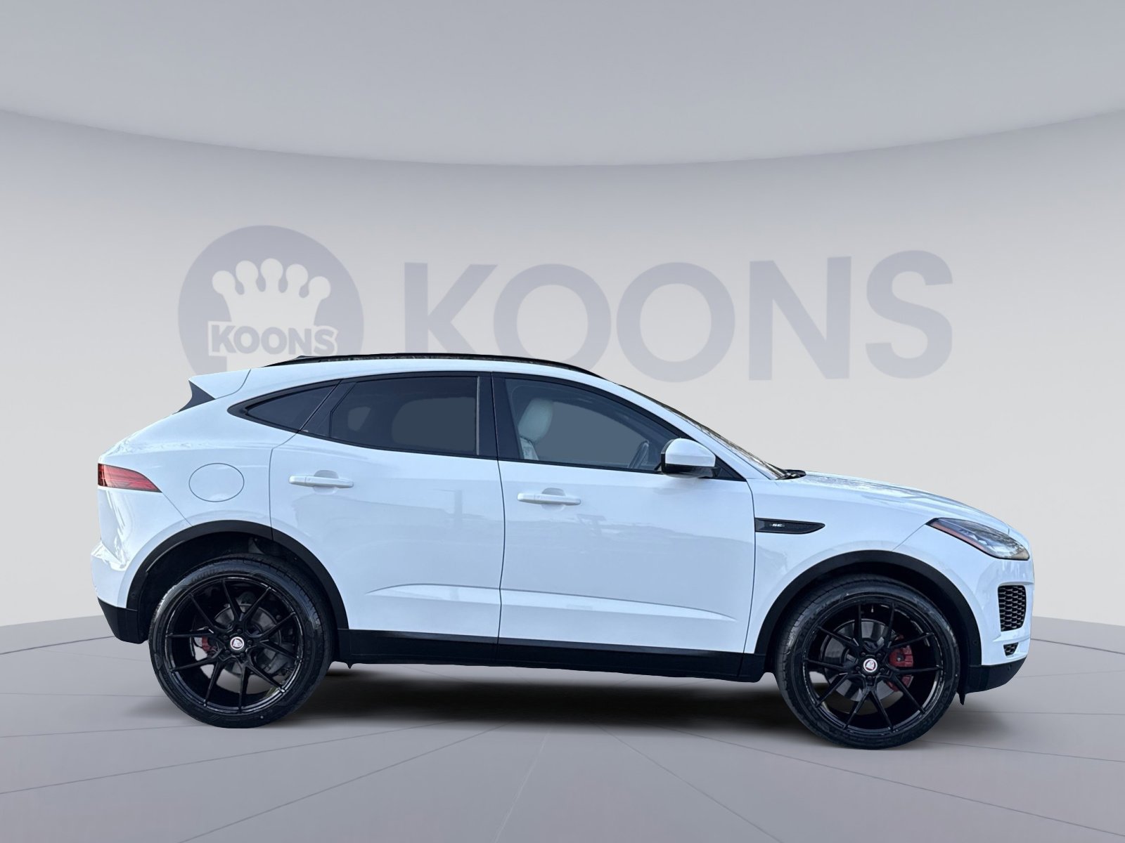 Used 2019 Jaguar E-PACE SE image 8