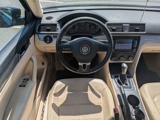 Used 2015 Volkswagen Passat 1.8T Limited Edition image 15