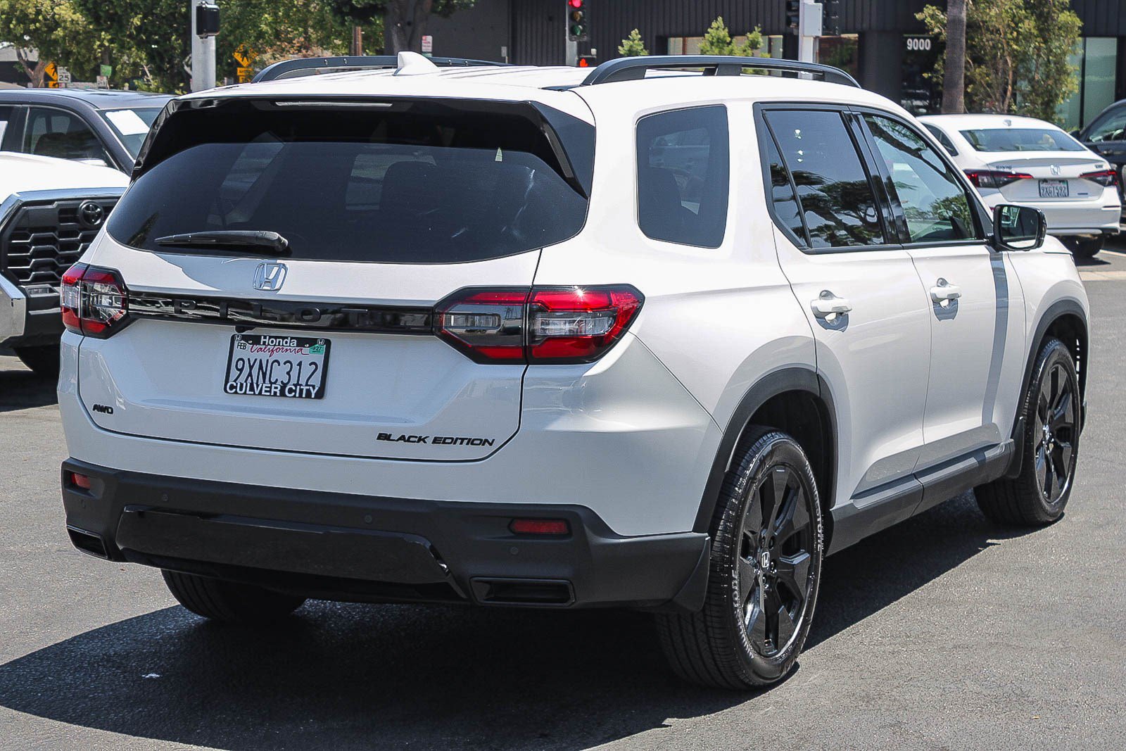 Certified 2026 Honda Pilot Black Edition image 9