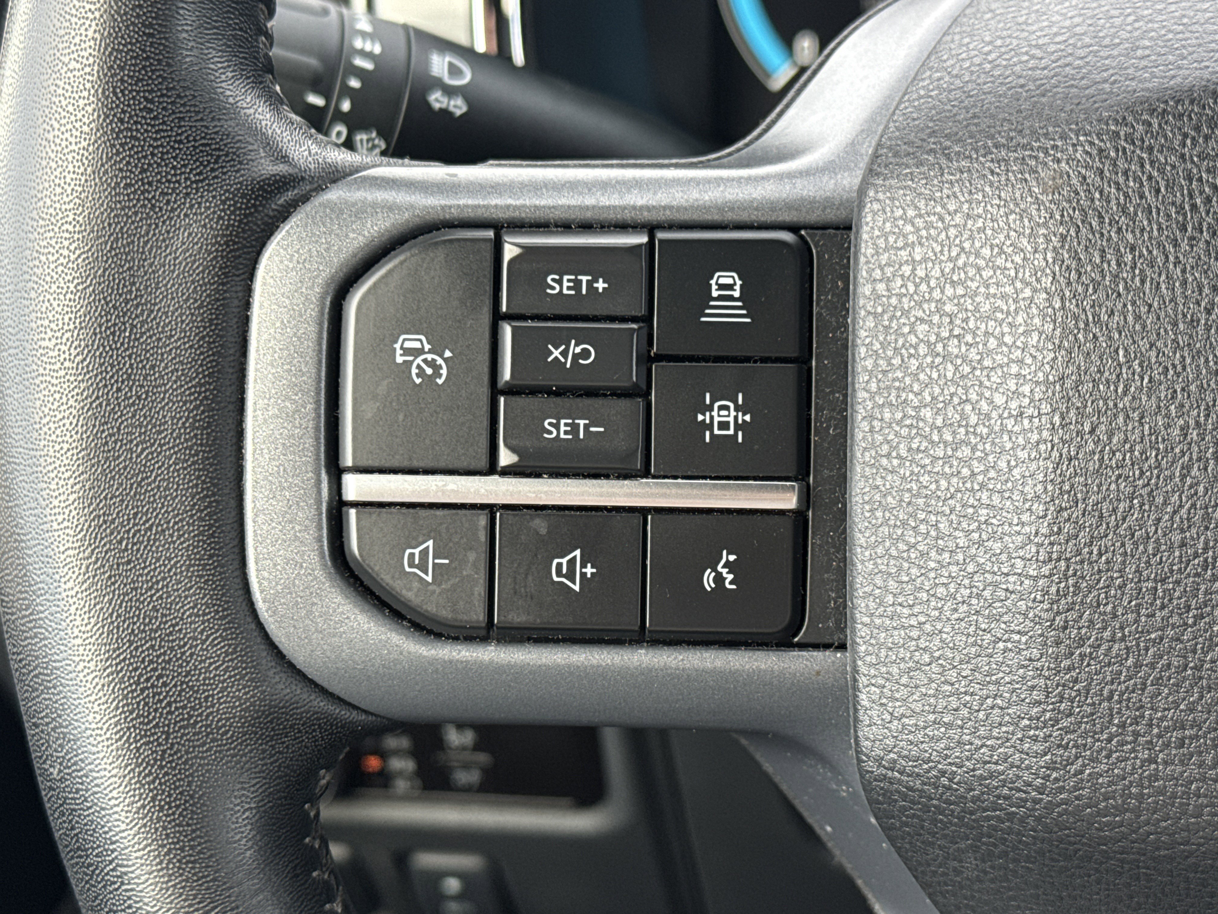 Used 2023 Ford F150 Lariat w/ Equipment Group 502A High image 17