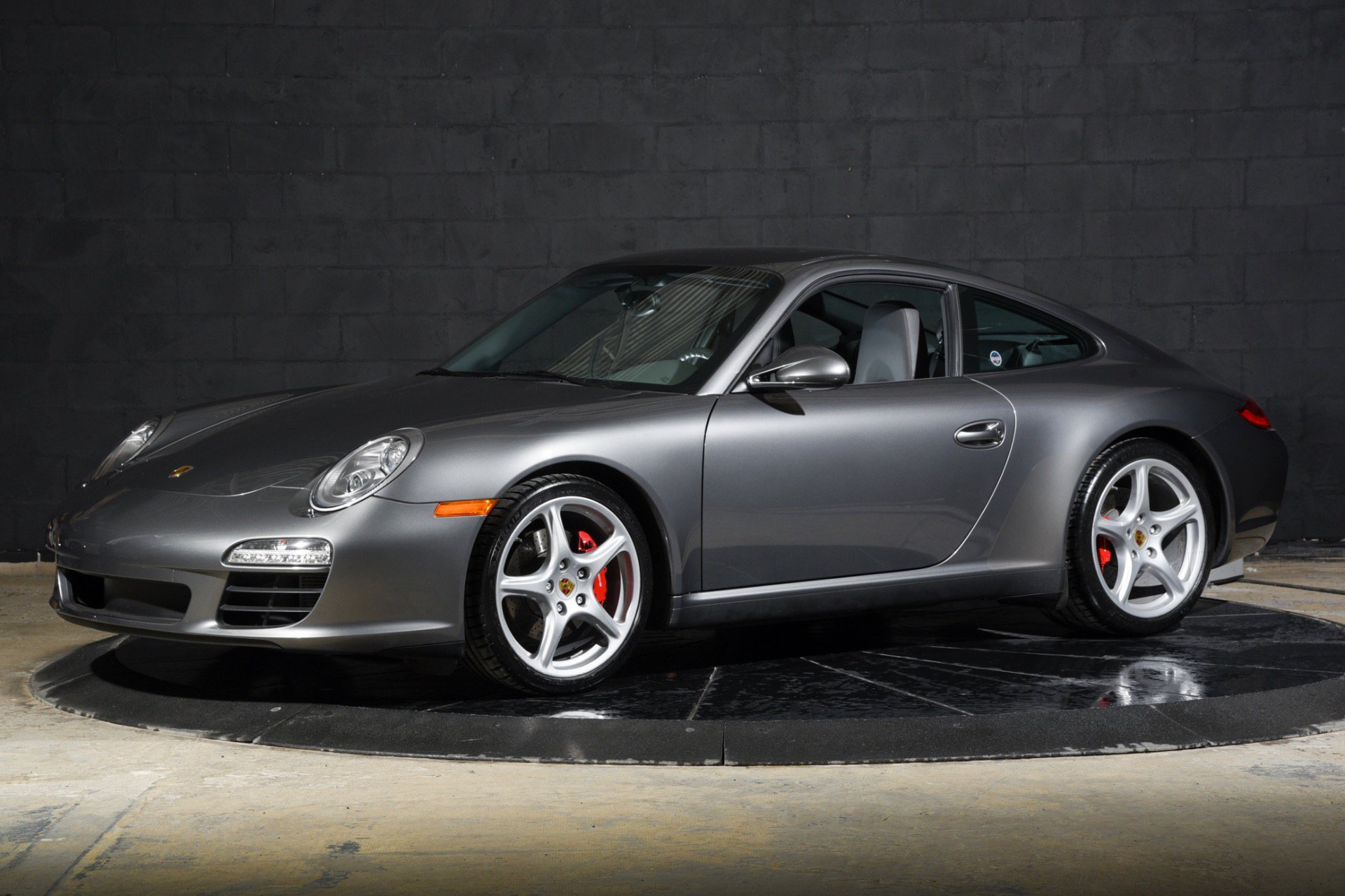 Used 2010 Porsche 911 Carrera S RWD image 2