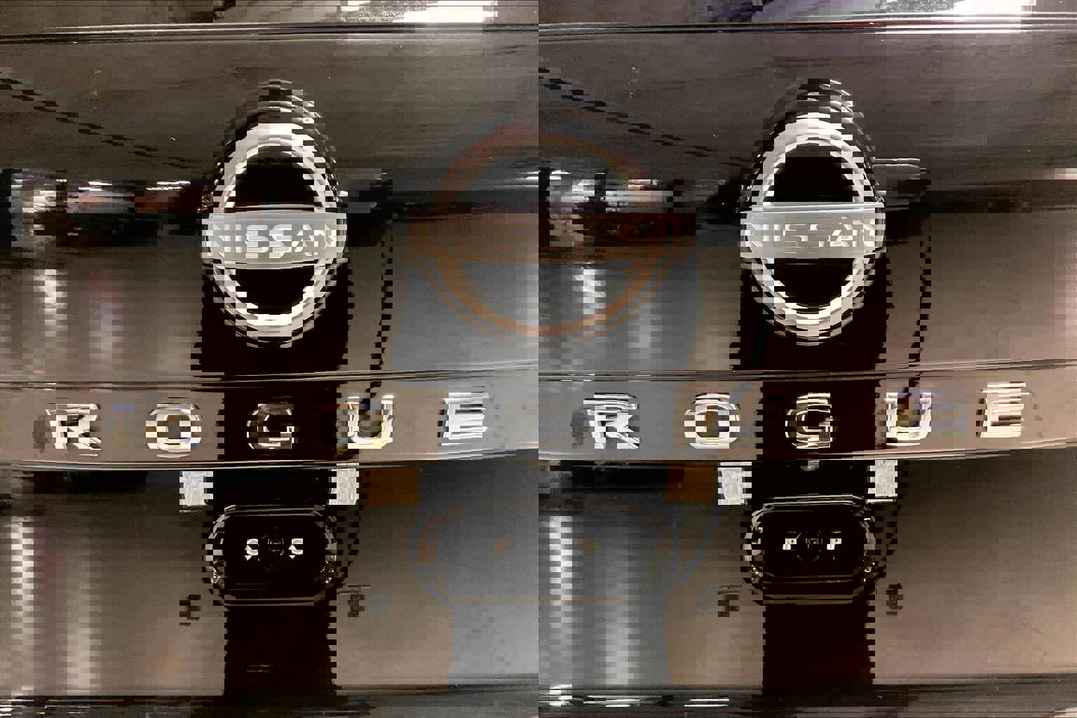 Used 2023 Nissan Rogue S image 32