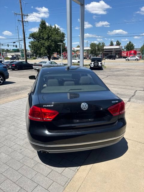 Used 2013 Volkswagen Passat TDI SEL Premium FWD image 9
