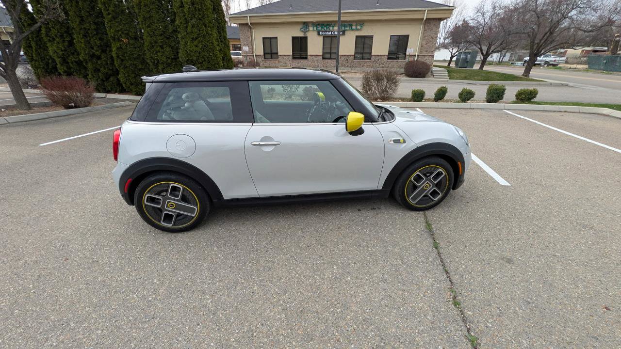 Used 2020 MINI Cooper SE image 6