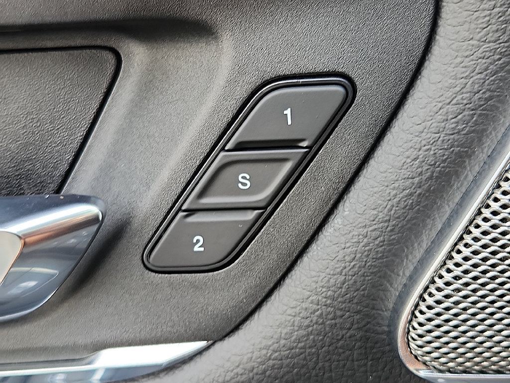 Used 2025 RAM 1500 Laramie w/ Night Edition AWD/4WD image 29