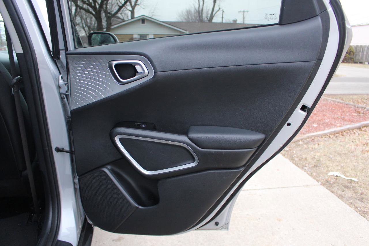 Used 2021 Kia Soul LX image 30