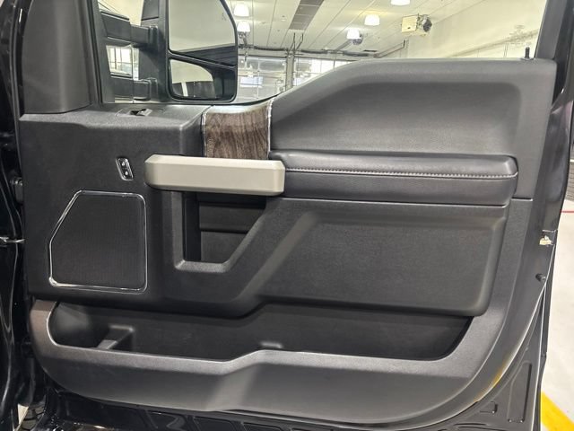 Used 2017 Ford F250 Lariat w/ Lariat Ultimate Package AWD/4WD image 36