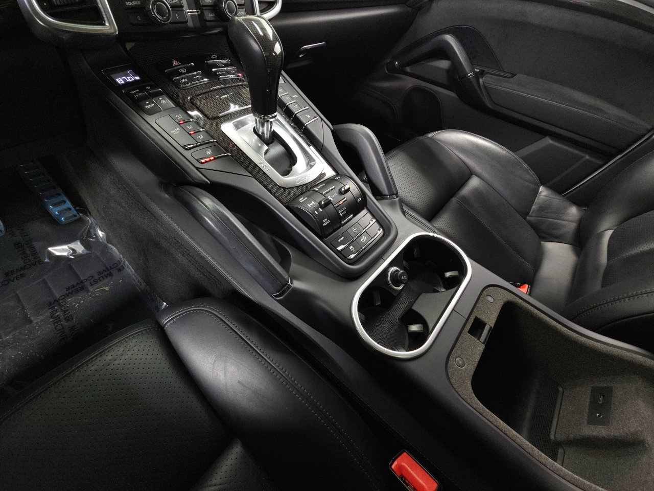 Used 2016 Porsche Cayenne GTS w/ Premium Package Plus image 27