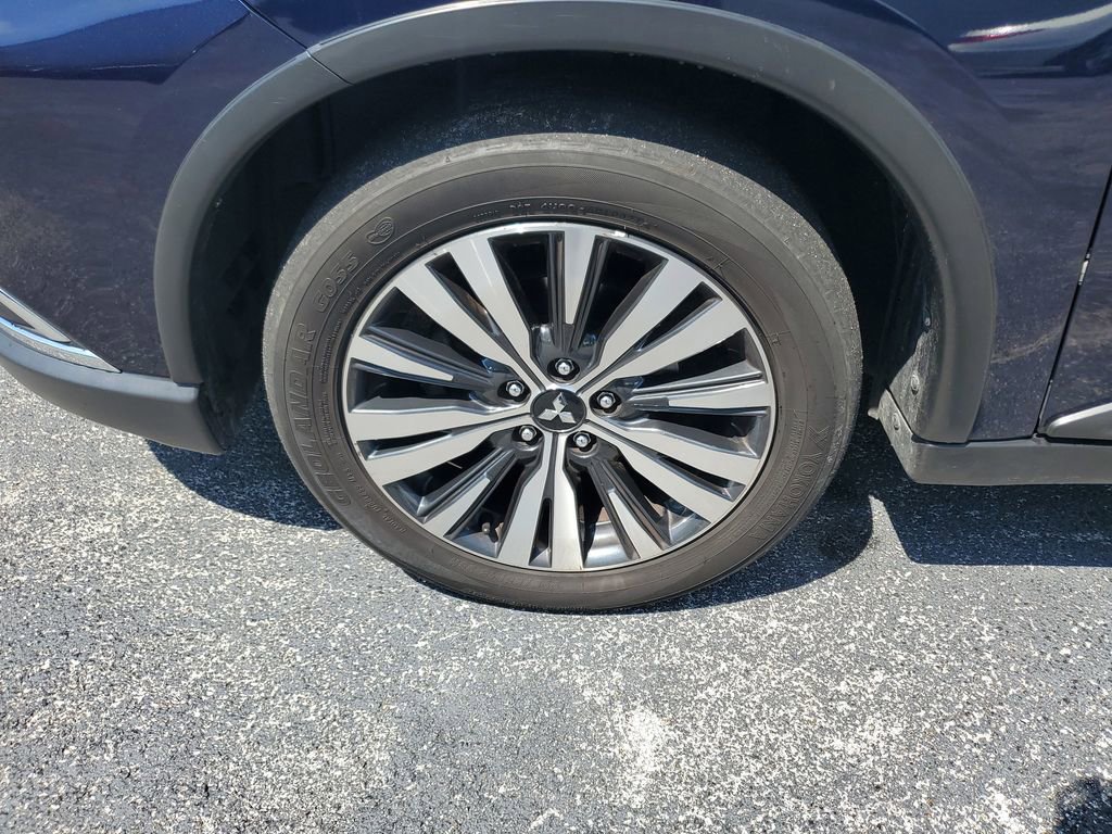 Used 2020 Mitsubishi Outlander ES image 11