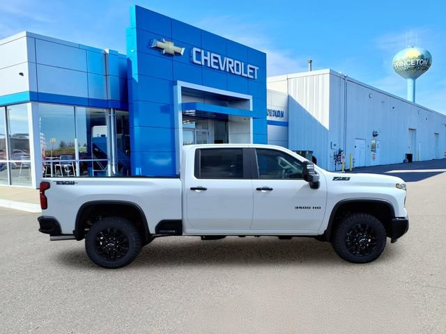 New 2026 Chevrolet Silverado 3500 LT image 2