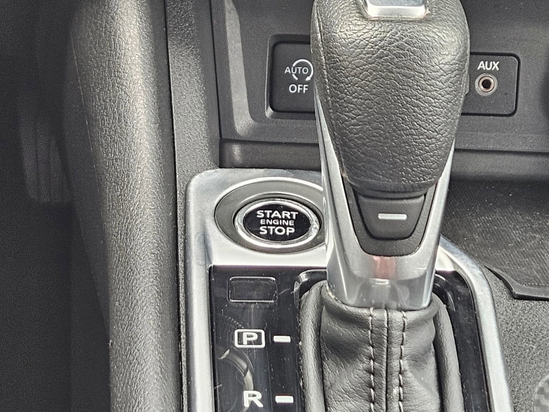 Used 2025 Nissan Sentra SV FWD image 14