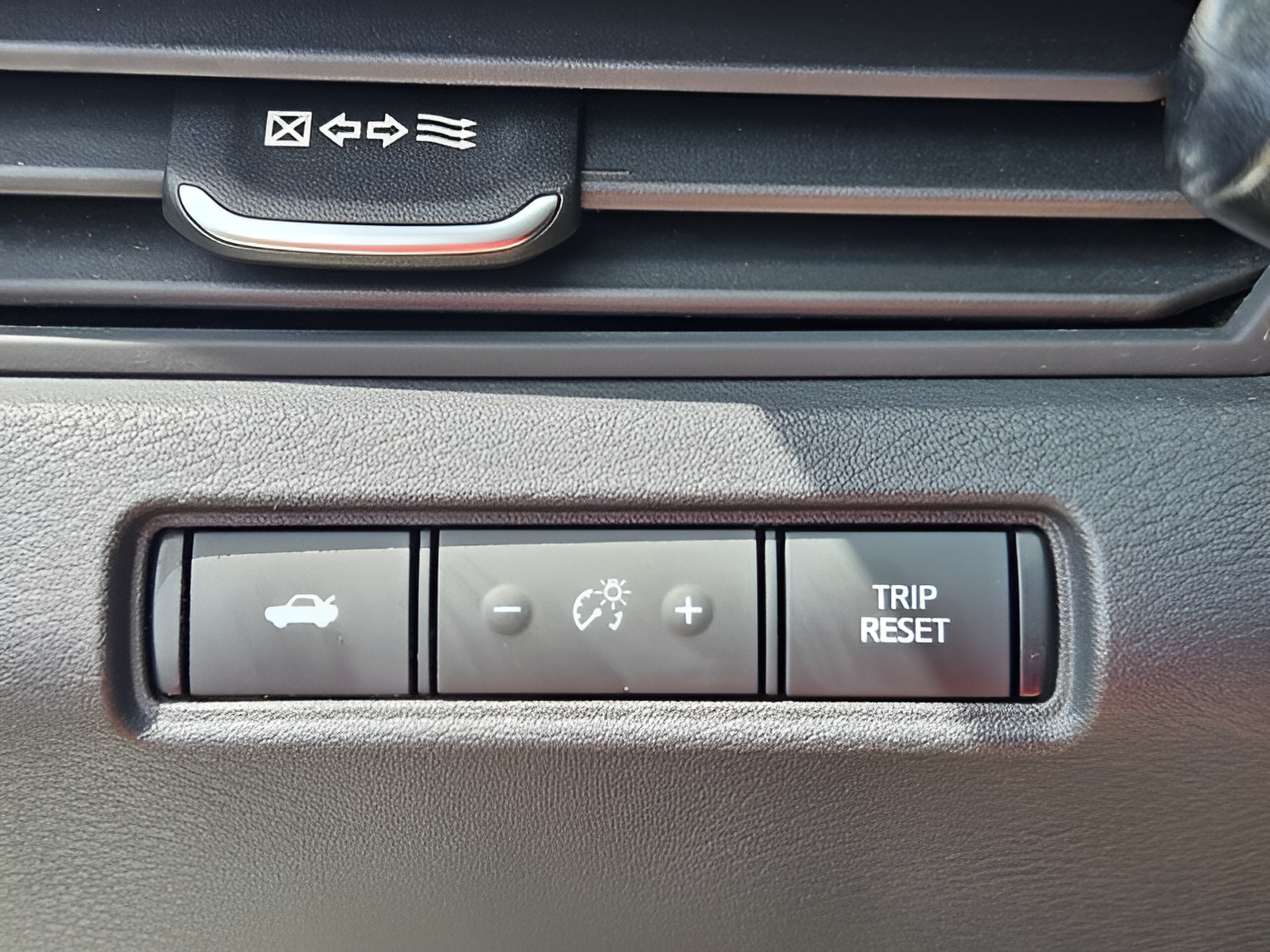 Used 2020 Nissan Altima 2.5 S FWD image 4