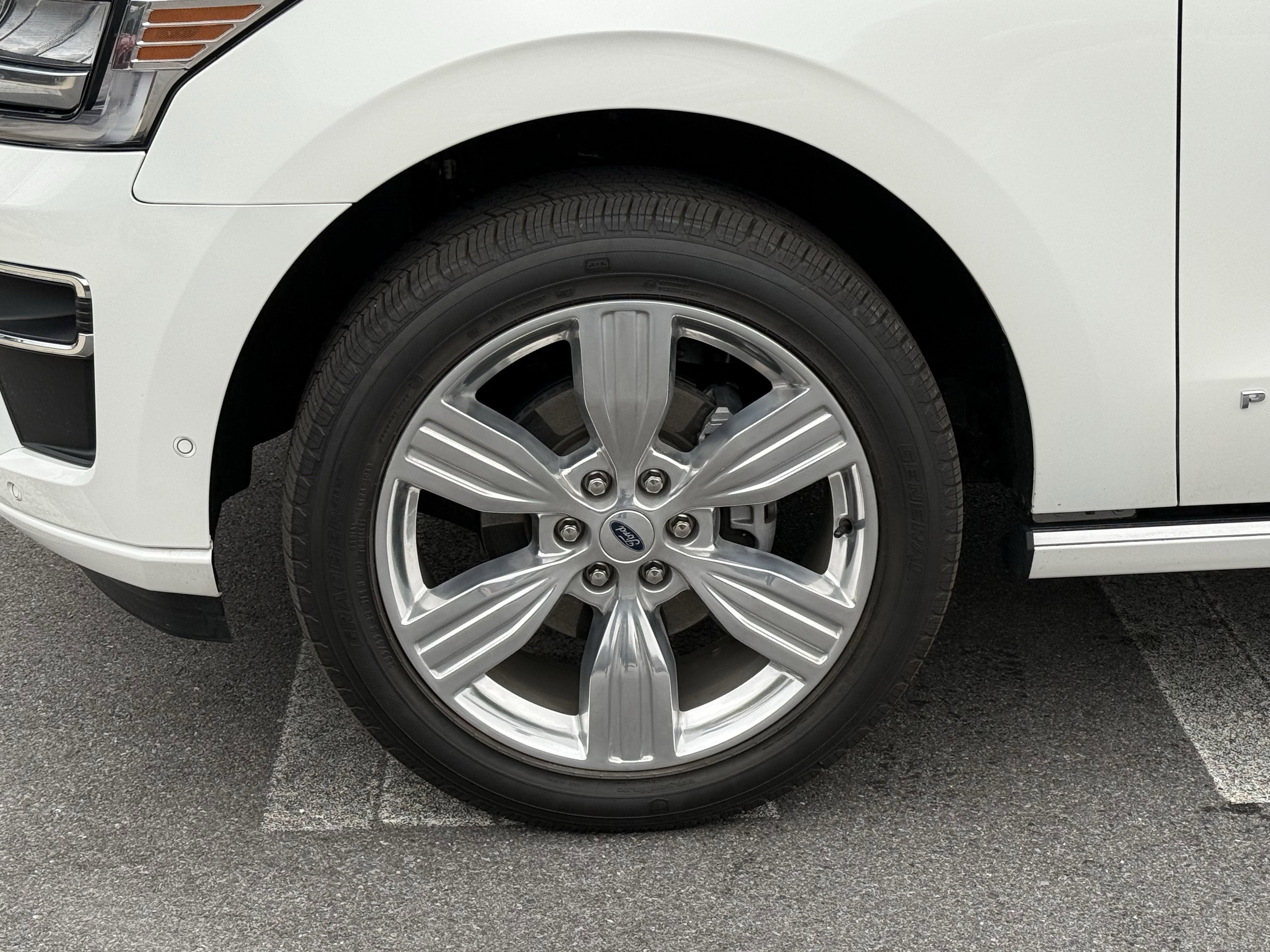 Used 2024 Ford Expedition Max Platinum image 9