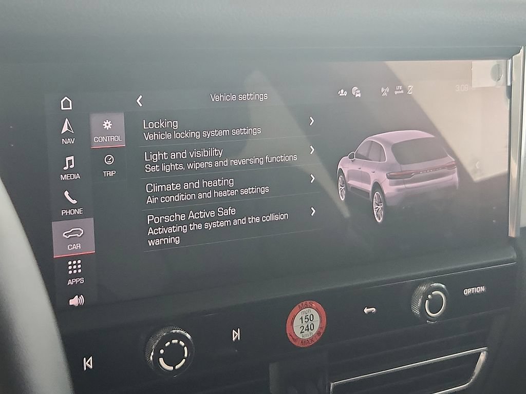 Certified 2026 Porsche Macan AWD/4WD image 26