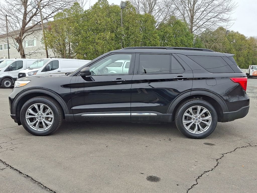 Used 2021 Ford Explorer XLT w/ Equipment Group 202A image 4
