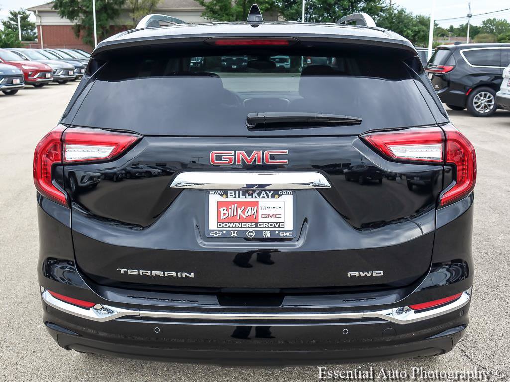 Used 2024 GMC Terrain Denali w/ Denali Premium Package AWD/4WD image 7