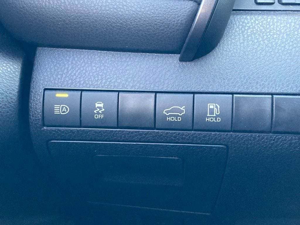 Certified 2022 Toyota Camry LE FWD image 13