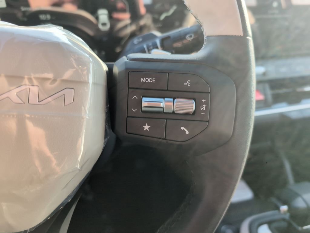 New 2025 Kia K4 EX w/ GT-Line Premium Package FWD image 18